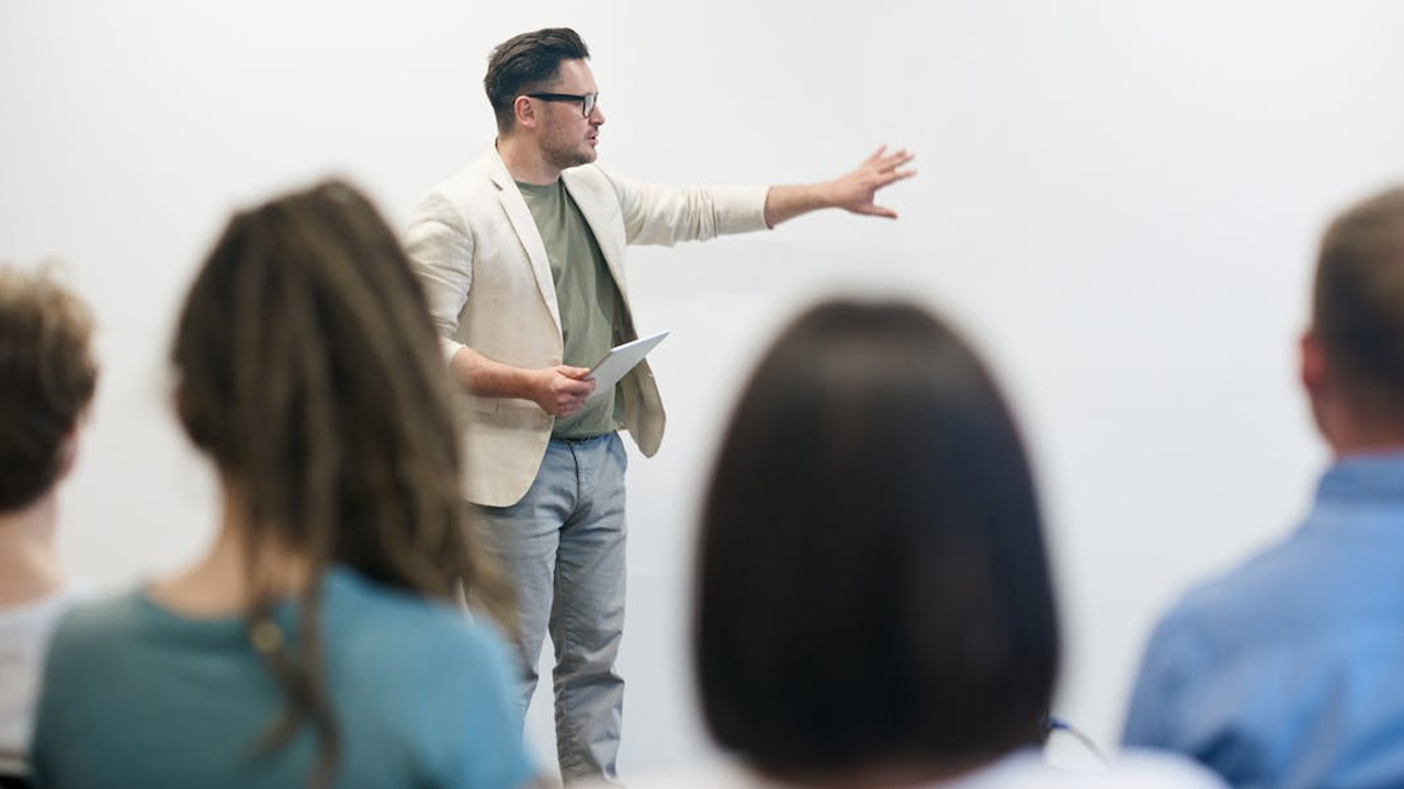 Professor Universitário: Quanto ganha (e como se tornar um)